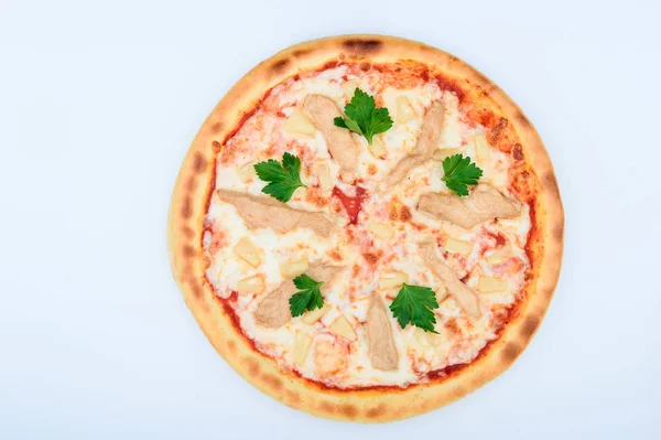 Pizza Mit Hühnerananaskäse Auf Hellem Hintergrund — Stockfoto