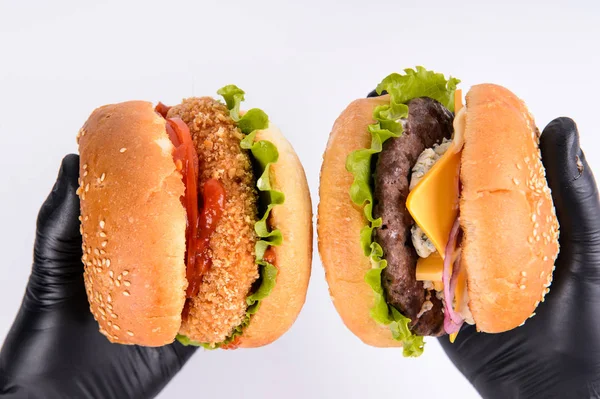 Montage Eines Hamburgers Auf Weißem Hintergrund — Stockfoto