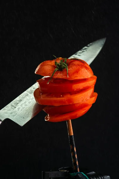Tomate Tranchée Sur Fond Noir — Photo