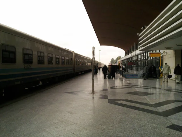 Mashhad Iran 2019 Railway Station Iran People Passing — Stock Photo, Image