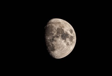 Cilalanan Dev Ay, Tayland 'da Dark Sky' da izole edildi.