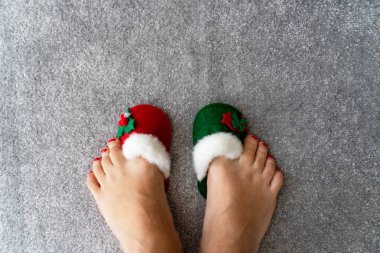 Noel terliklerinde parmaklar