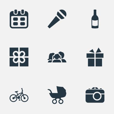 Vektör çizim basit tatil simgeler kümesi. Öğeleri içecek, bebek arabası, gün ve diğer eş anlamlı mikrofon, insanlar ve ödül.