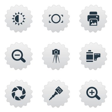 Vektör çizim basit fotoğrafçılık simgeler kümesi. Öğeleri Movable video kamera, video kamera, parlak ve diğer eş fotoğraf çekme, Zoom ve Rustication.