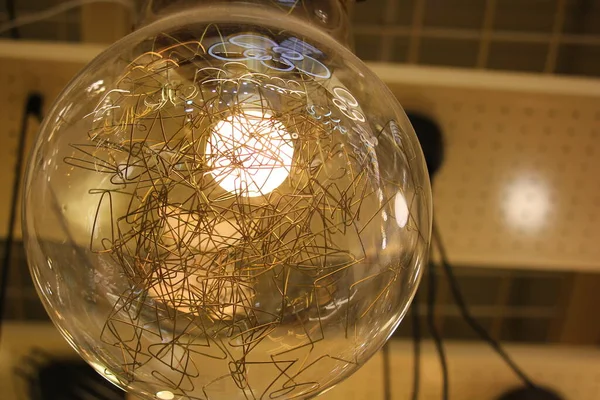 Gümüş iplikli modern yuvarlak avize.