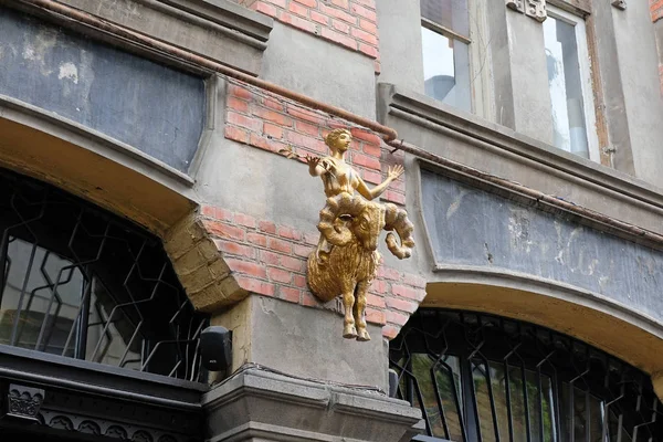 Tbilisi Georgia Junio 2019 Escultura Pared Casa Donde Representa Niña —  Fotos de Stock