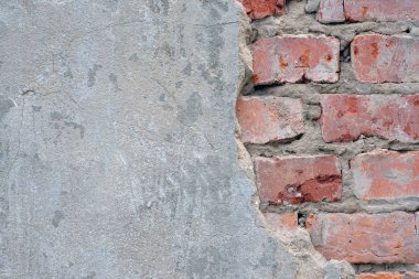 Boş Eski Tuğla Duvar dokusu. Grunge Red Stonewall arka planı. Hasarlı Alçılı Eski Bina Görünümü. 