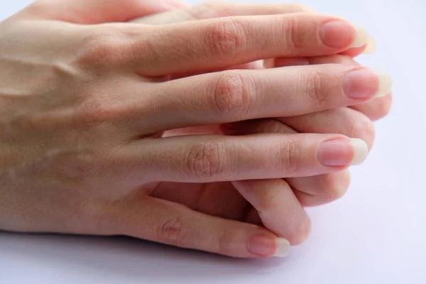 Mão Feminina Sobre Fundo Branco Dedos Com Unhas Compridas Mãos — Fotografia de Stock