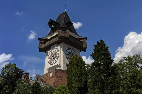 Stará věž s hodinami v Grazu, Štýrsko, Rakousko — Stock fotografie