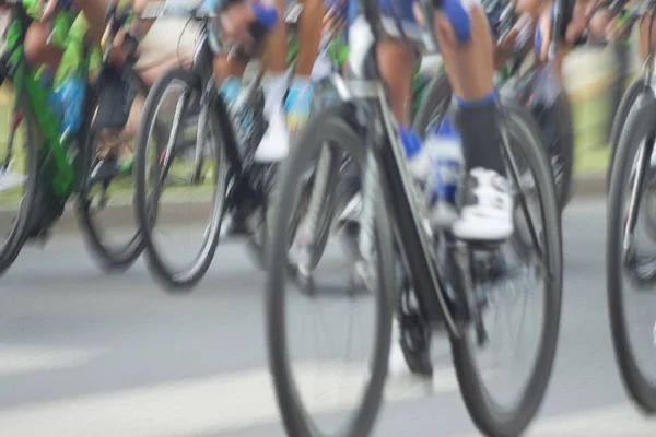Ciclistas de corrida, Motion Blur — Fotografia de Stock