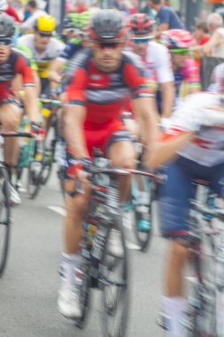 Bisikletçiler yarış, Hareket Bulanıklığı