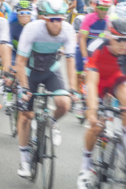 Bisikletçiler yarış, Hareket Bulanıklığı