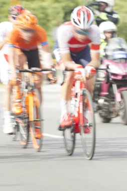 Bisikletçiler yarış, Hareket Bulanıklığı