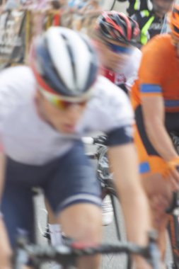 Bisikletçiler yarış, Hareket Bulanıklığı