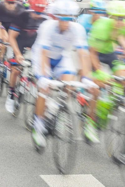 Ciclistas de corrida, Motion Blur — Fotografia de Stock