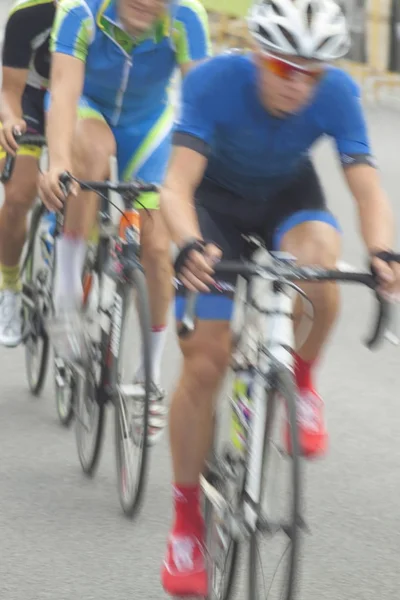 Bisikletçiler yarış, Hareket Bulanıklığı