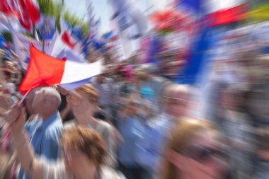 Polonya ve kalabalık, Zoom-in bayrak bulanıklık