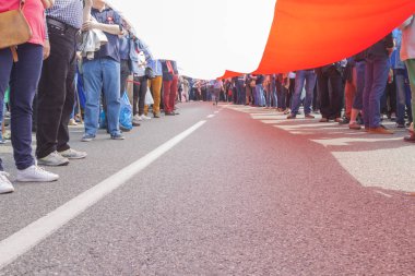 Büyük Marnixkade Polonya bayrağı altında