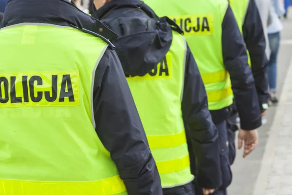 Policiais uniformizados — Fotografia de Stock