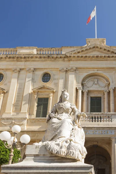 Malta Valletta, Kraliçe Victoria heykeli