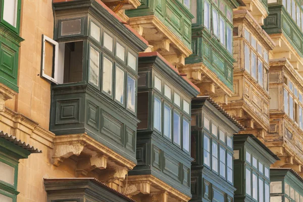 Malta, La Valeta, Balcones tradicionales — Foto de Stock