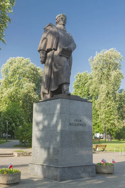 Polen, schlesien, gliwice, adam mickiewicz statue — Stockfoto