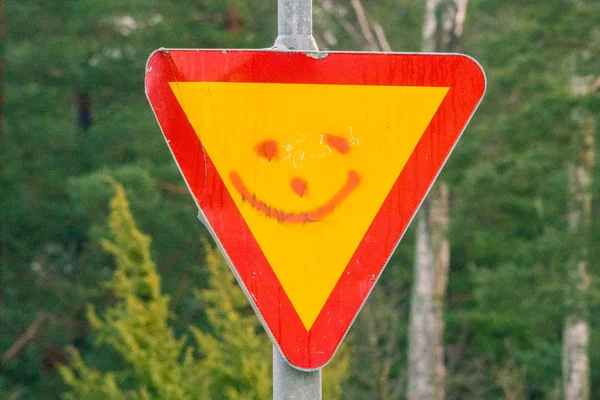 Smiley auf einem Schild — Stockfoto