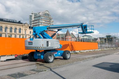 Mobil yükselen çalışma platformu 