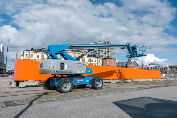 Mobile elevating work platform — Stock Photo, Image