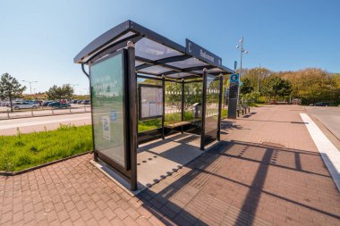 Göteborg, İsveç- 11 Mayıs 2020: Göteborg 'da otobüs durağı