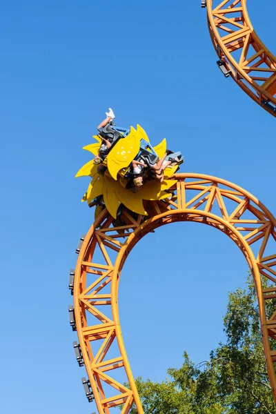 Linnanmaki Amusement Park, Kirnu montagnes russes — Photo