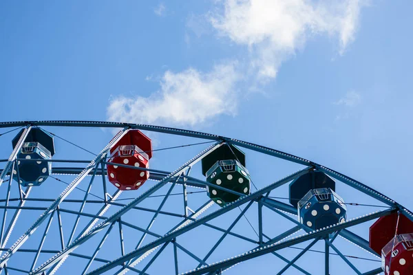 Parque de diversões Linnanmaki, roda gigante de Rinkeli — Fotografia de Stock