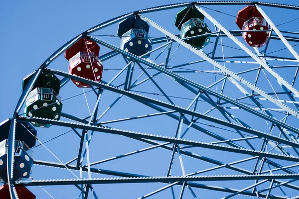 Parque de diversões Linnanmaki, roda gigante de Rinkeli — Fotografia de Stock