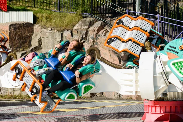 Parque de diversões Linnanmaki, Passeio de reforço Kieppi — Fotografia de Stock