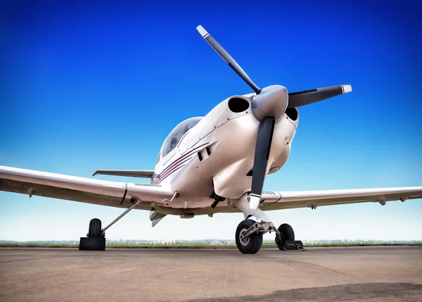 Avião esportivo branco — Fotografia de Stock