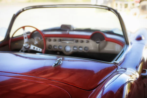 Vermelho carro aberto — Fotografia de Stock