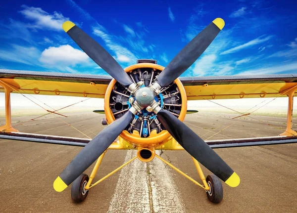 Biplane against a sky — Stock Photo, Image