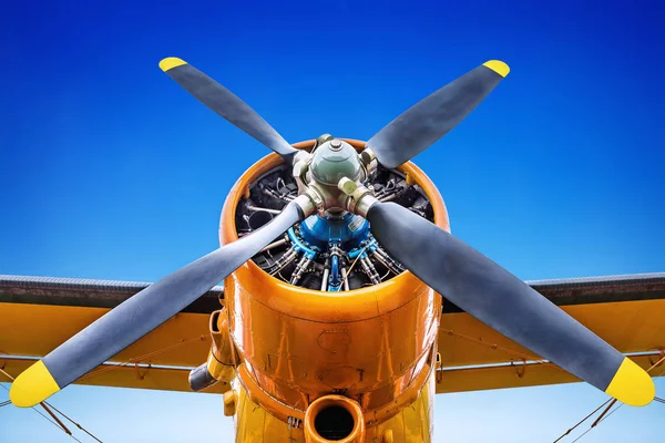 Egy Történelmi Repülőgép Ellen Blue Sky Propeller — Stock Fotó