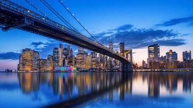 gün batımı sırasında manhattan'da panoramik manzara