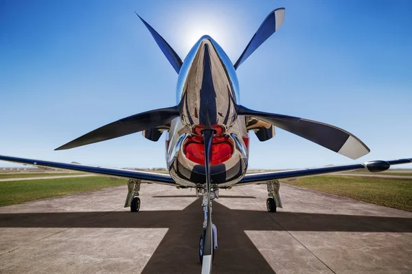 Avião Esportes Uma Pista Está Esperando Para Decolar — Fotografia de Stock