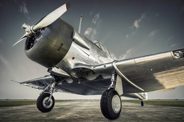 Historisches Flugzeug Auf Der Landebahn — Stockfoto