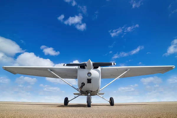 Avião Esportes Brancos Contra Céu Azul — Fotografia de Stock