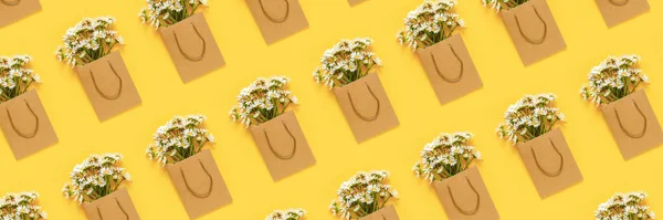 Pattern Field Chamomiles Flowers Craft Package Yellow Background Concept Hello — Stock Photo, Image