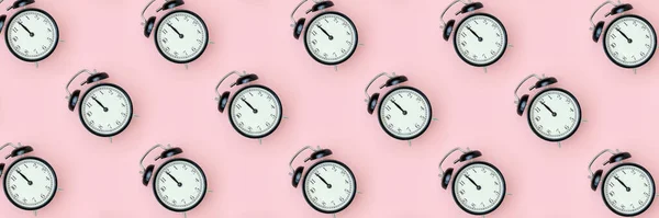 Pattern Black Alarm Clock Pink Background Minimal Style Top View — Stock Photo, Image