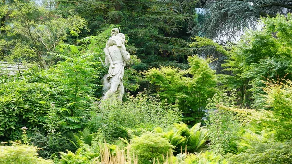 Skulptur i agarden — Stockfoto