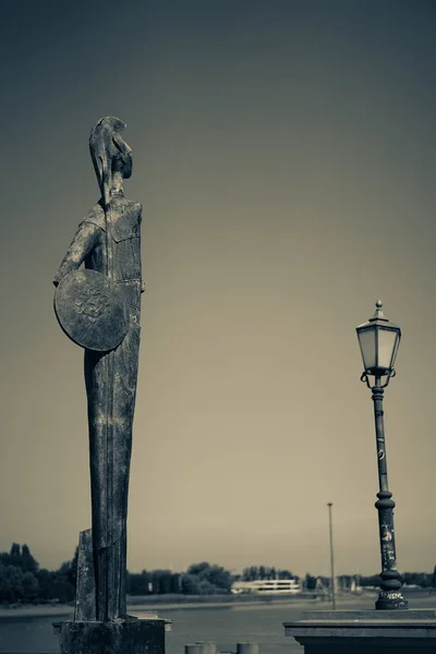 Sculpture et lampe — Photo