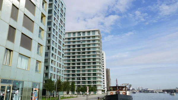 Arhitectura modernă în port — Fotografie, imagine de stoc