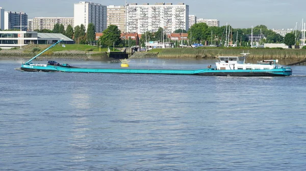 Ship on a river — Stock Photo, Image