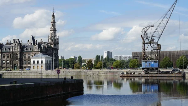 Altes Dock in Antwerpen — Stockfoto