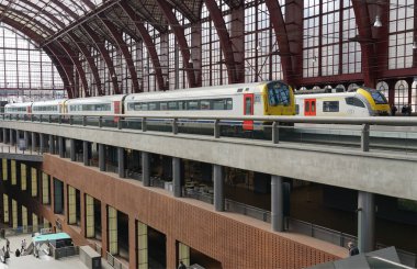 Antwerp, Belçika tren istasyonunda.